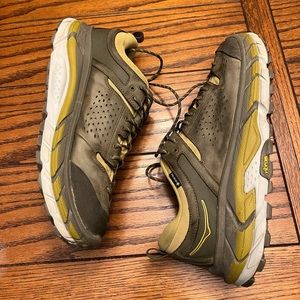 Hoka One One Tor Ultra Lo men’s size 13m or 14w